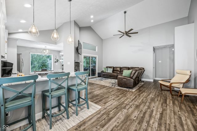 353 Carriage Lane, Franklin, IN 46131