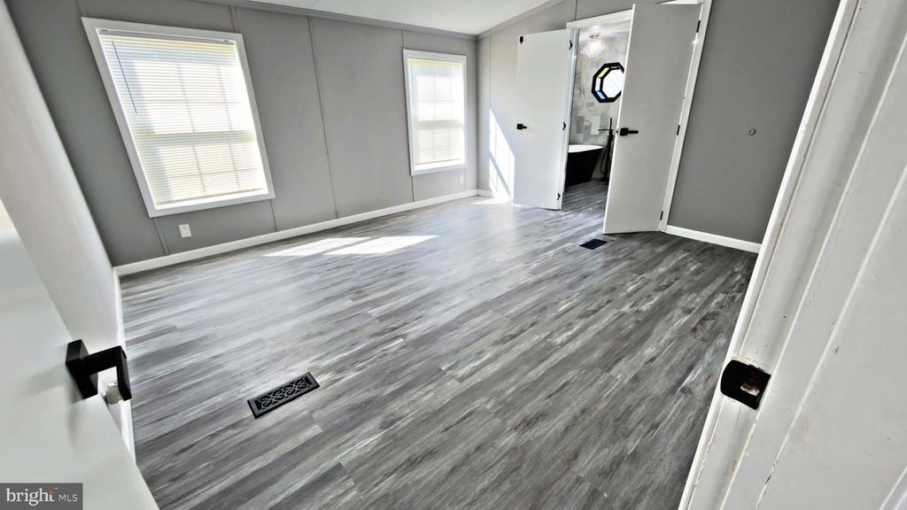 Image 10 of property listing at 25 WALNUT ST, Havre De Grace, MD 21078