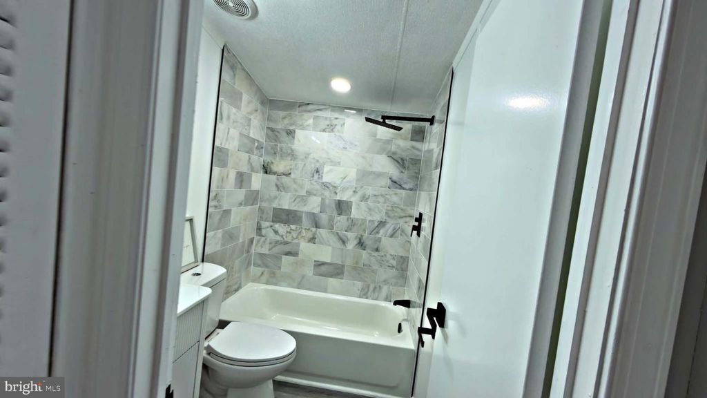Image 13 of property listing at 25 WALNUT ST, Havre De Grace, MD 21078