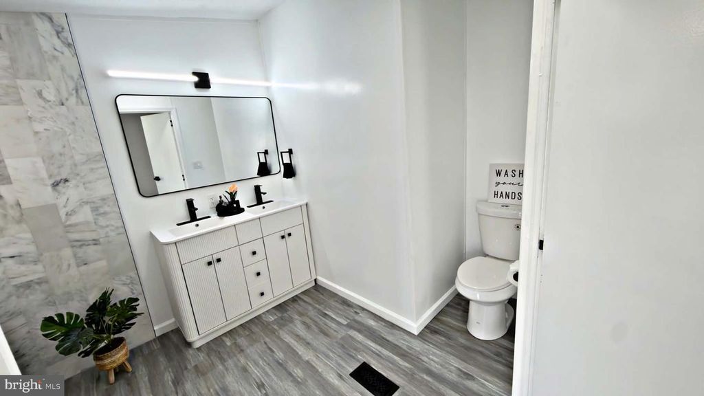 Image 9 of property listing at 25 WALNUT ST, Havre De Grace, MD 21078