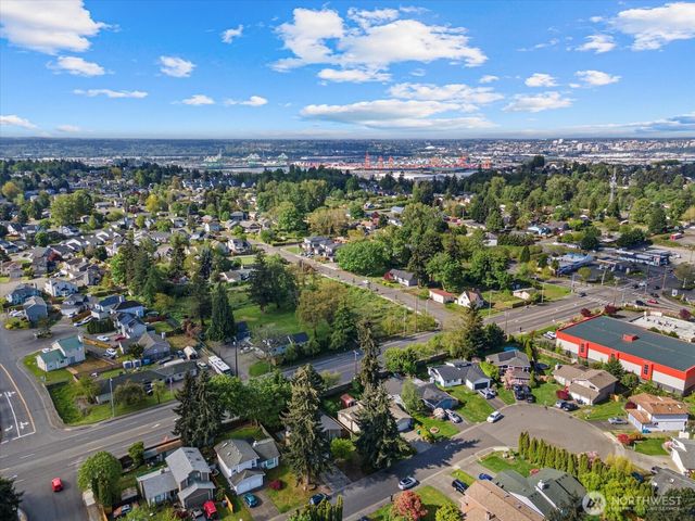 1813 SW 355th Place, Federal Way, WA 98023