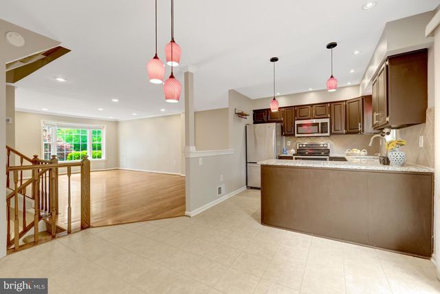 11992 SENTINEL POINT CT, Reston, VA 20191