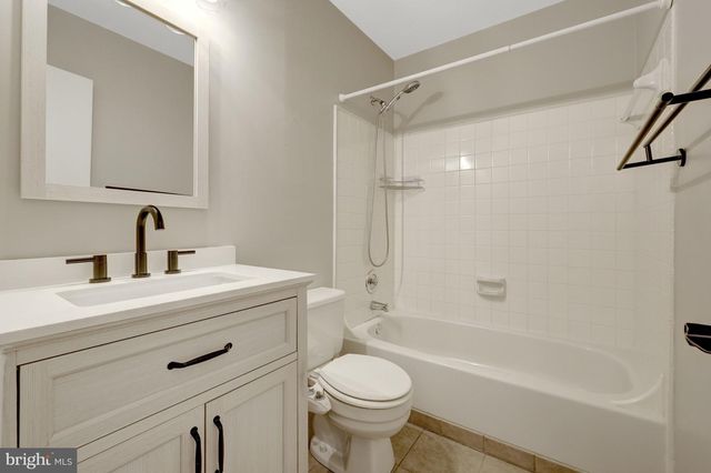 11992 SENTINEL POINT CT, Reston, VA 20191