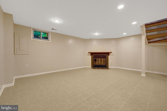 11992 SENTINEL POINT CT, Reston, VA 20191