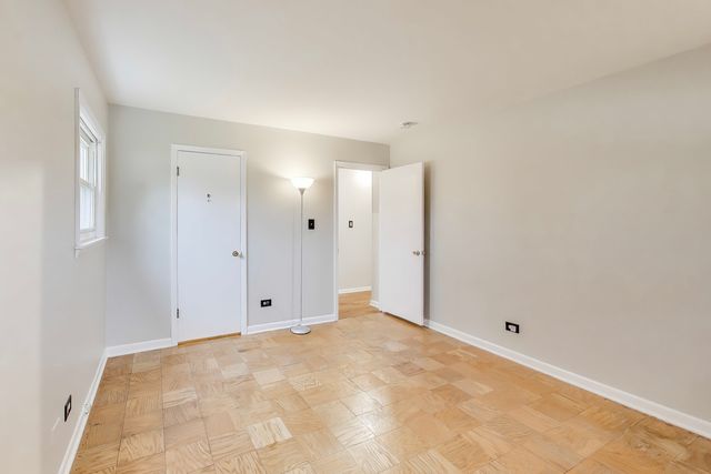 400 Landmeier Road, Elk Grove Village, IL 60007