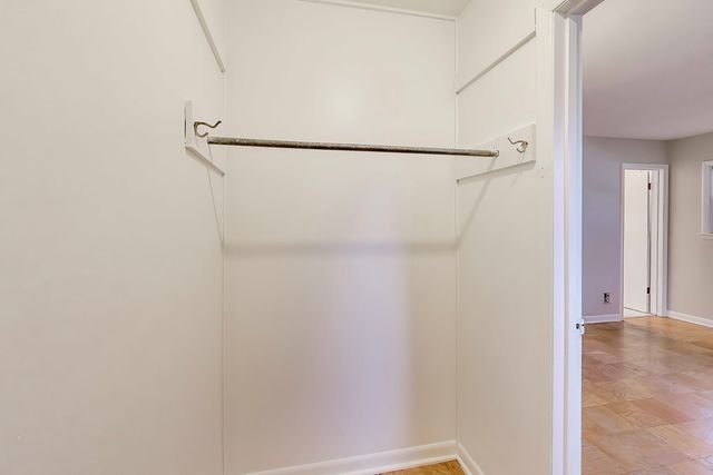 400 Landmeier Road, Elk Grove Village, IL 60007