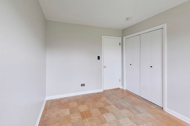 400 Landmeier Road, Elk Grove Village, IL 60007