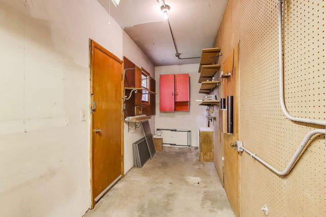 400 Landmeier Road, Elk Grove Village, IL 60007