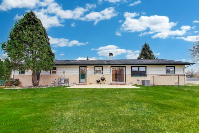 400 Landmeier Road, Elk Grove Village, IL 60007