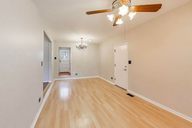 400 Landmeier Road, Elk Grove Village, IL 60007