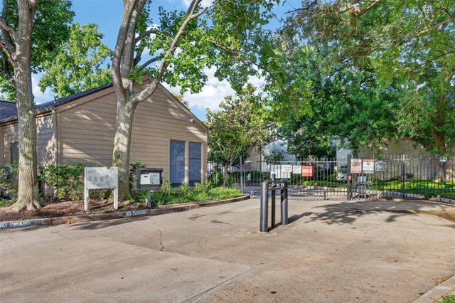 10051 Westpark Drive 207, Houston, TX 77042