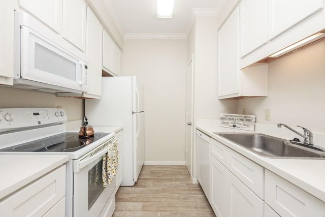 10051 Westpark Drive 207, Houston, TX 77042