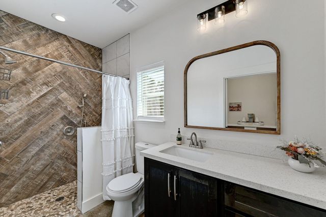 3005 Constitution SQ, Lago Vista, TX 78645