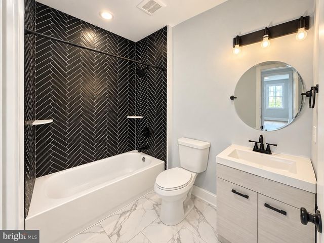 2631 LOYOLA NWAY, Baltimore, MD 21215