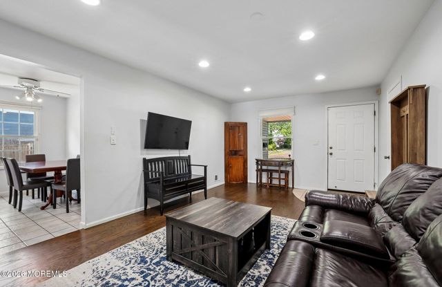 87 New Monmouth Road, Middletown, NJ 07748
