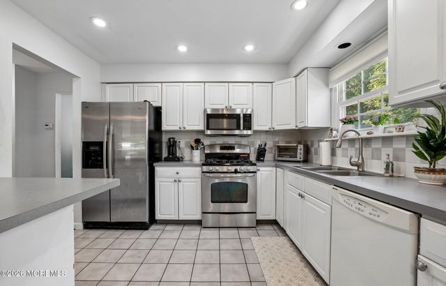 87 New Monmouth Road, Middletown, NJ 07748