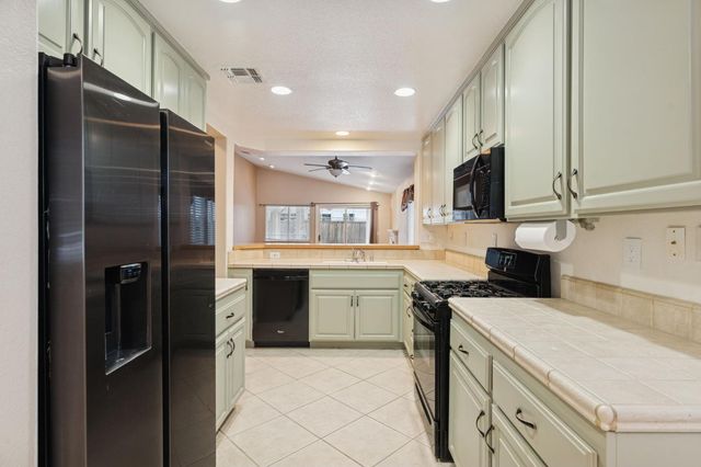 4950 Alterra Way, Sacramento, CA 95835