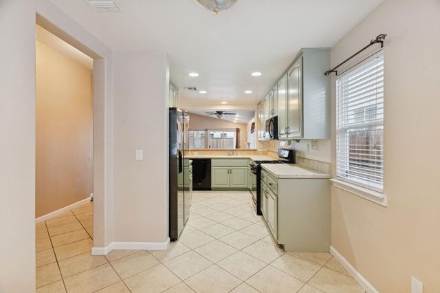 4950 Alterra Way, Sacramento, CA 95835