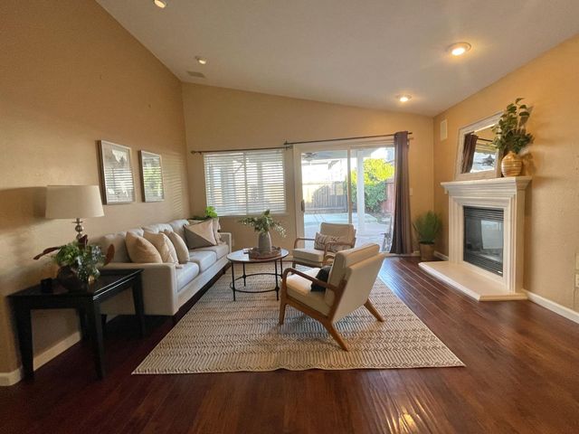 4950 Alterra Way, Sacramento, CA 95835