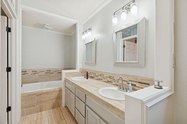 4950 Alterra Way, Sacramento, CA 95835