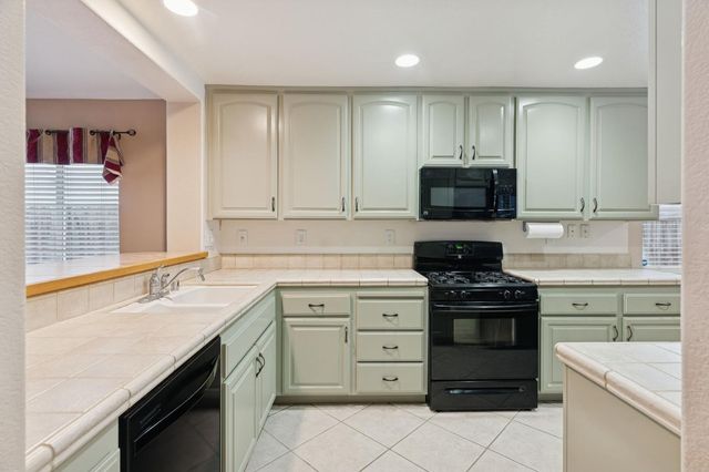 4950 Alterra Way, Sacramento, CA 95835