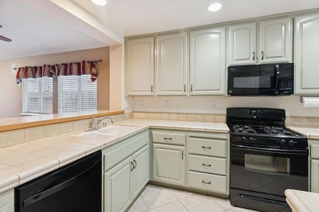 4950 Alterra Way, Sacramento, CA 95835