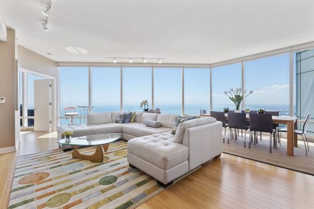 340 E Randolph Street 5101, Chicago, IL 60601