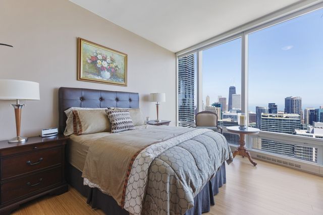 340 E Randolph Street 5101, Chicago, IL 60601