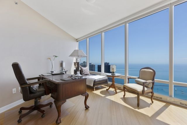 340 E Randolph Street 5101, Chicago, IL 60601