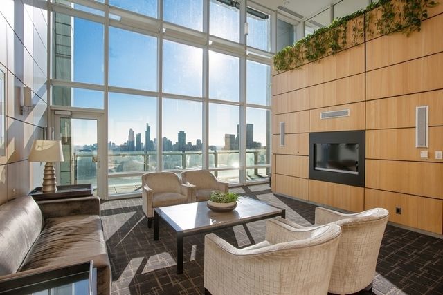 340 E Randolph Street 5101, Chicago, IL 60601