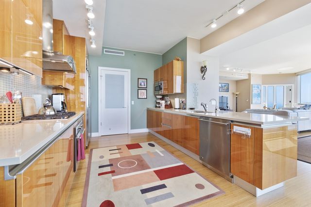 340 E Randolph Street 5101, Chicago, IL 60601