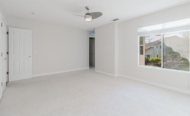 4 Marina Blue Ct, Sacramento, CA 95831