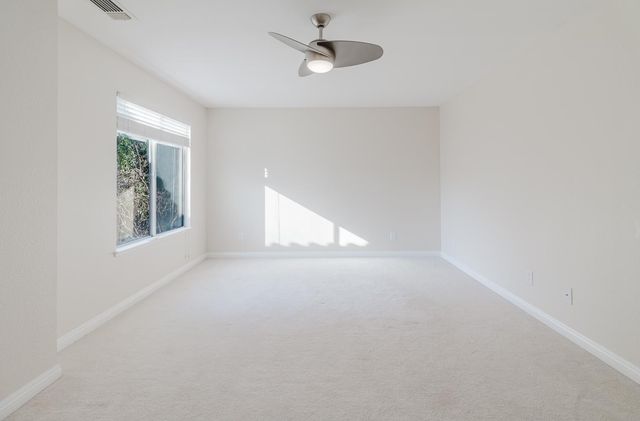 4 Marina Blue Ct, Sacramento, CA 95831