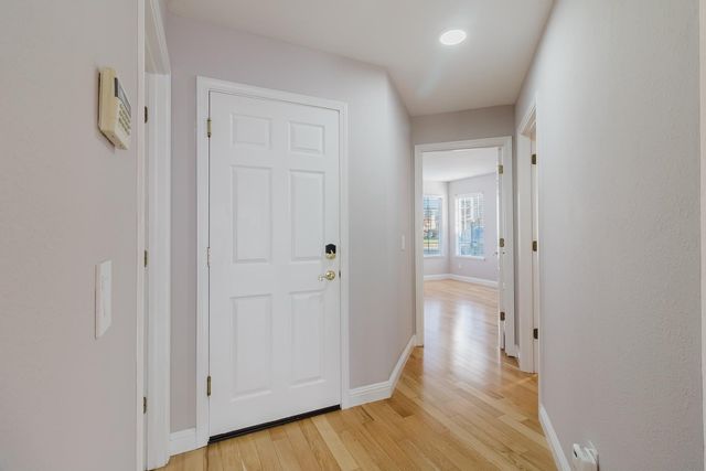 4 Marina Blue Ct, Sacramento, CA 95831