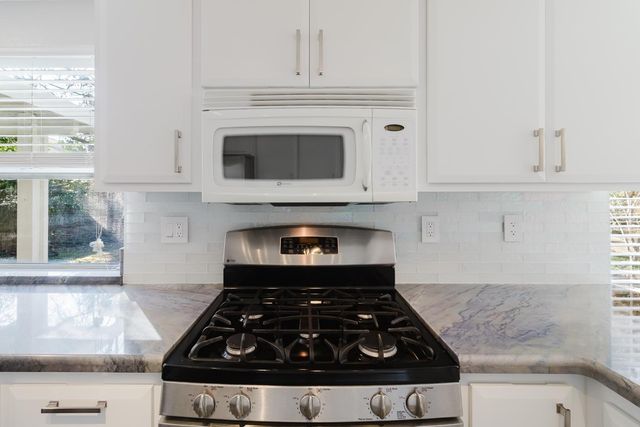 4 Marina Blue Ct, Sacramento, CA 95831