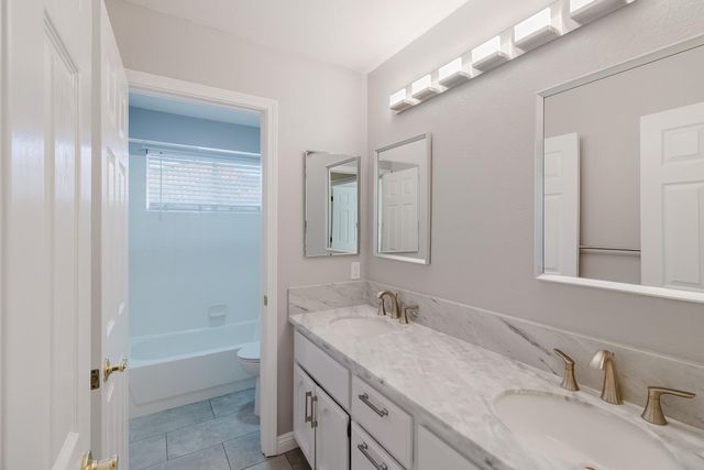 4 Marina Blue Ct, Sacramento, CA 95831