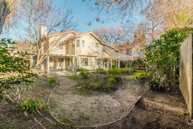 4 Marina Blue Ct, Sacramento, CA 95831