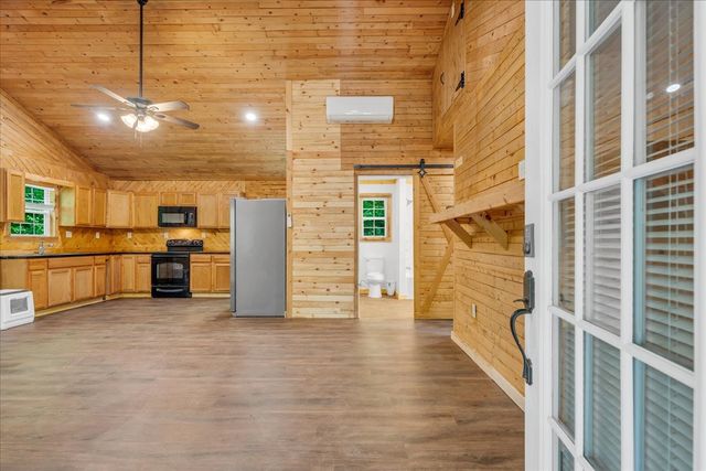 341 Cooper Ln, Smithville, TN 37166