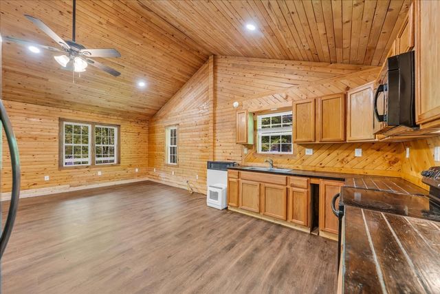 341 Cooper Ln, Smithville, TN 37166
