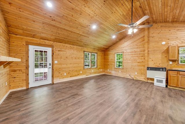 341 Cooper Ln, Smithville, TN 37166