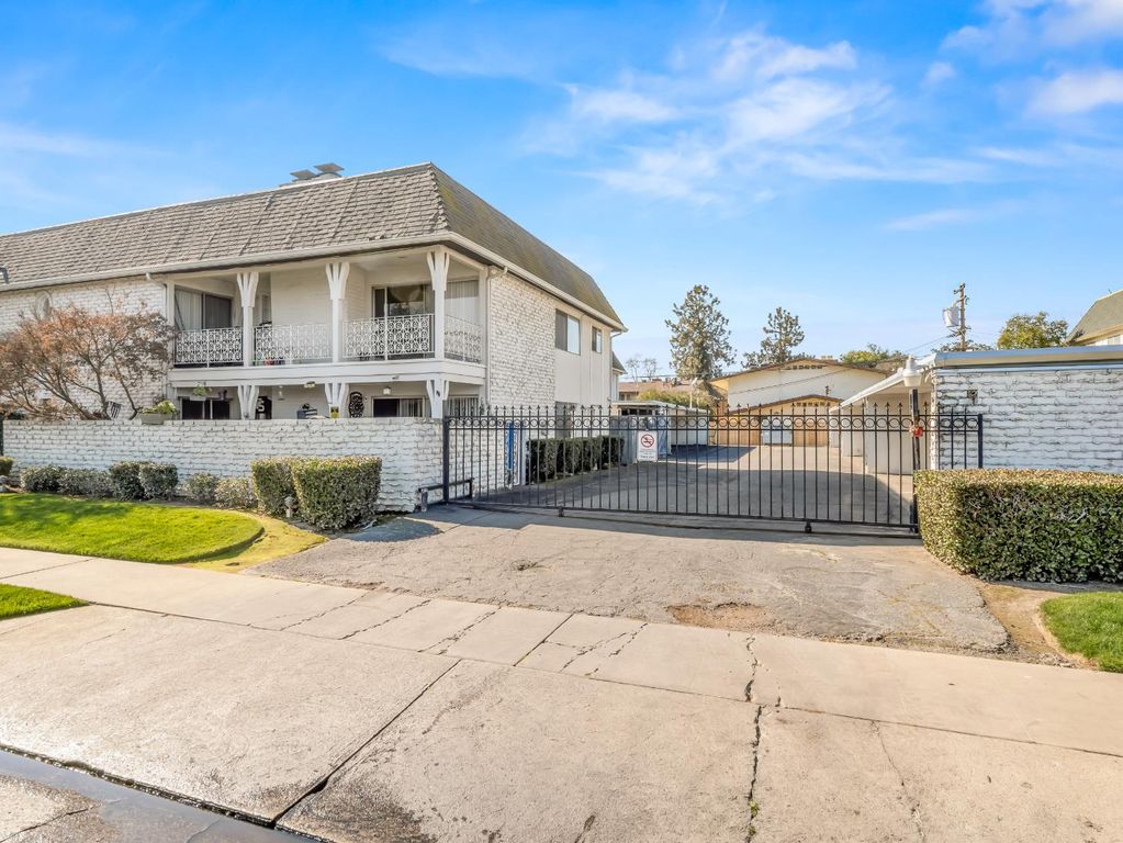 Image 11 of property listing at 5055 N Wishon Avenue A-FIK, Fresno, CA 93704