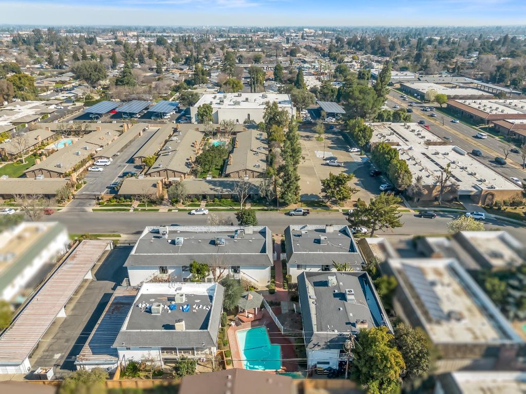 Image 18 of property listing at 5055 N Wishon Avenue A-FIK, Fresno, CA 93704