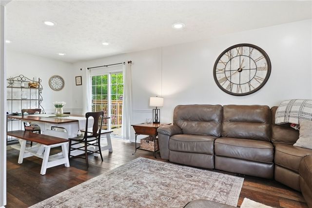 2345 Big Rock Rd, Hampton, PA 15101