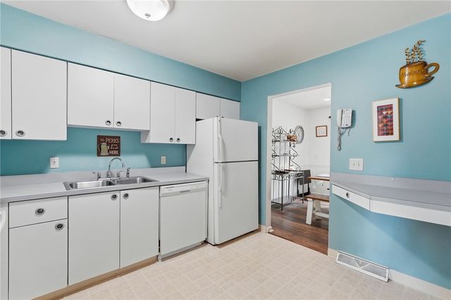 2345 Big Rock Rd, Hampton, PA 15101