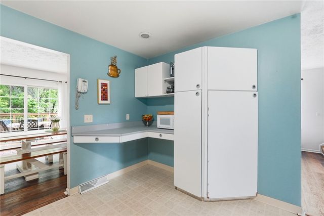 2345 Big Rock Rd, Hampton, PA 15101