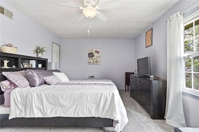 2345 Big Rock Rd, Hampton, PA 15101
