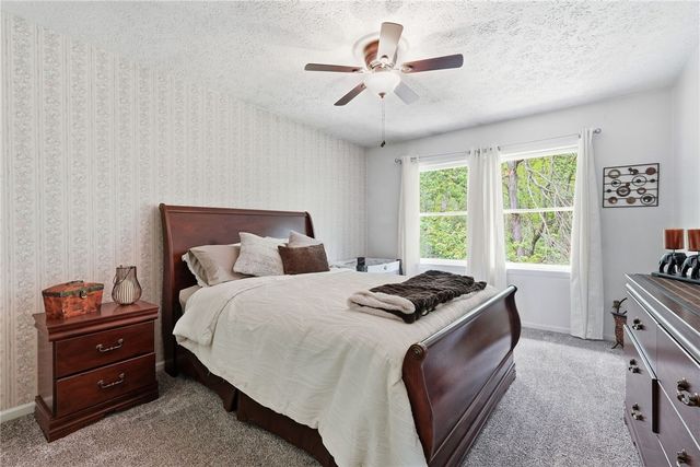 2345 Big Rock Rd, Hampton, PA 15101