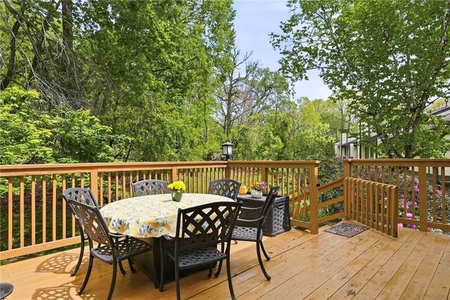 2345 Big Rock Rd, Hampton, PA 15101