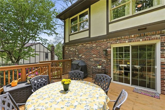 2345 Big Rock Rd, Hampton, PA 15101