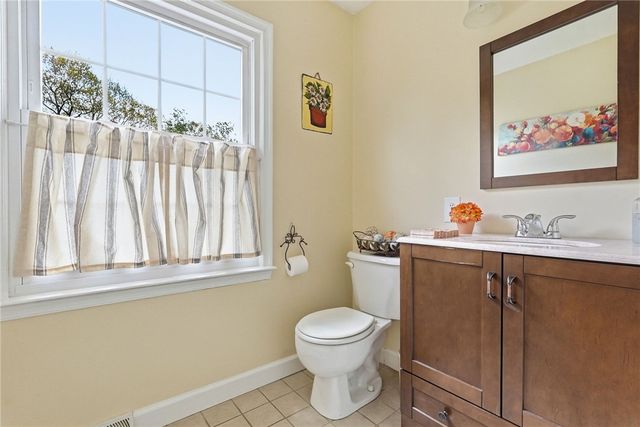 2345 Big Rock Rd, Hampton, PA 15101